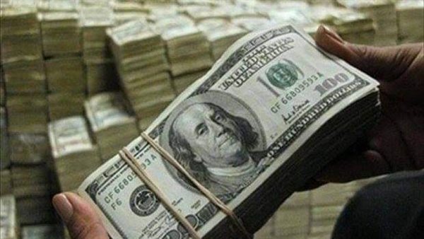 الدولار يتراجع ويهبط لأدنى مستوى له في 4 أشهر الدولار