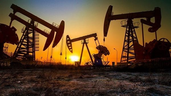 النفط يتراجع بفعل توقعات بزيادة الصادرات الروسية النفط يتراجع بفعل توقعات بزيادة الصادرات الروسية