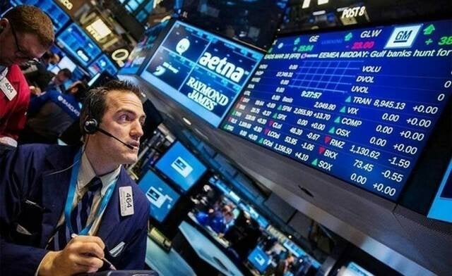 بعد جلسة متقلبة.. الأسهم الأمريكية تنتعش مع صعود مؤشر ستاندرد آند بورز بعد جلسة متقلبة.. الأسهم الأمريكية تنتعش مع ارتفاع مؤشر «ستاندرد آند بورز»