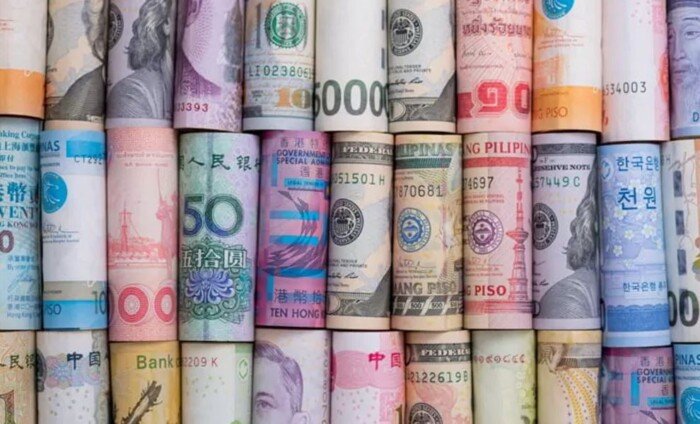 بـ3.58 مليار جنيه.. زيادة في تحصيل العملات العربية والأجنبية من بورصة الأهلي لـ 3.58 مليار جنيه.. ارتفاع حصيلة الأهلي للصرافة من العملات العربية والأجنبية