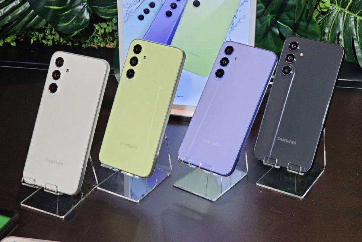 عروض الجمعة البيضاء.. Samsung Galaxy A54 من اكسترا السعودية بعدة دفعات عبر تسهيل 9 عروض الجمعة البيضاء.. Samsung Galaxy A54 من اكسترا السعودية بعدة دفعات عبر تسهيل