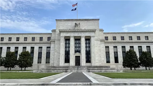 قرر بنك الاحتياطي الفيدرالي الأمريكي تحديد أسعار الفائدة عند مستواها الحالي قرر بنك الاحتياطي الفيدرالي الأمريكي تحديد أسعار الفائدة عند مستواها الحالي
