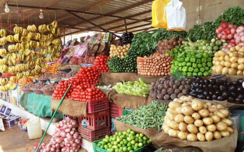 كم تكلفة ورق العنب أسعار الفواكه والخضروات اليوم 2025 بسوق العبور؟ ورق العنب بكام .. اسعار الخضروات والفاكهة اليوم الأربعاء 20 مارس 2024 في سوق العبور