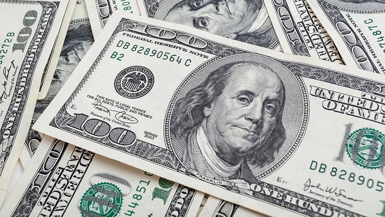 يواصل الانخفاض.. سعر الدولار اليوم أمام الجنيه في البنوك المصرية يواصل الانخفاض.. سعر الدولار اليوم أمام الجنيه في البنوك المصرية